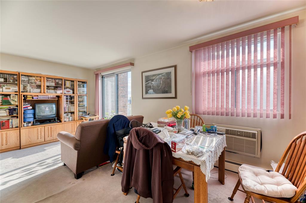 10 DERBY Lane Unit# 708, Sarnia, Ontario, Canada