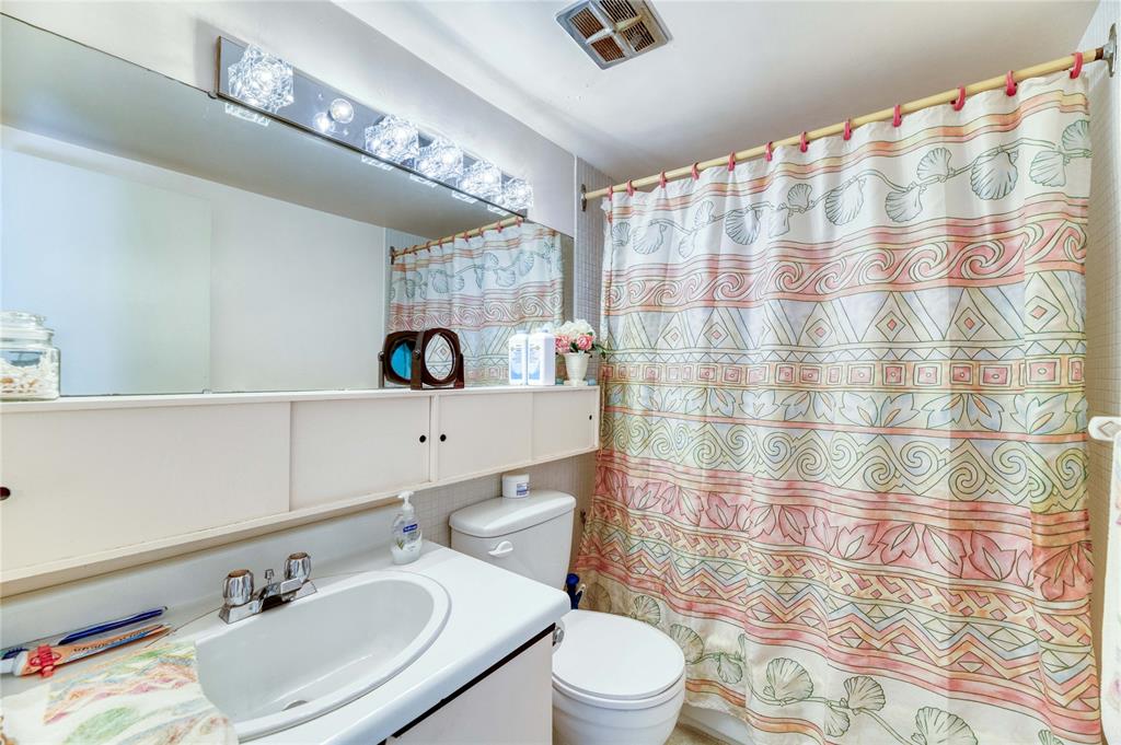 10 DERBY Lane Unit# 708, Sarnia, Ontario, Canada