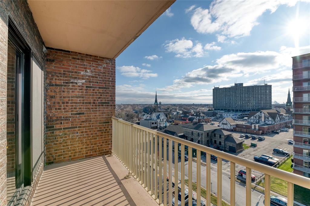 10 DERBY Lane Unit# 708, Sarnia, Ontario, Canada