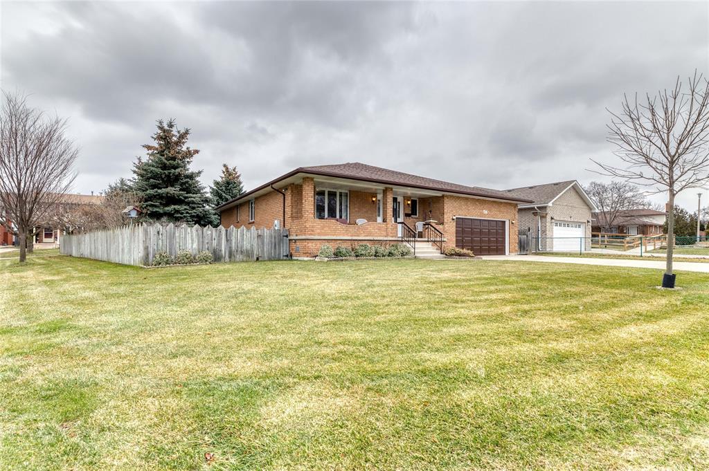 716 HILLARY Street, Sarnia, Ontario, Canada
