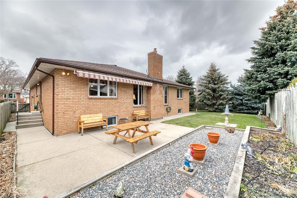 716 HILLARY Street, Sarnia, Ontario, Canada