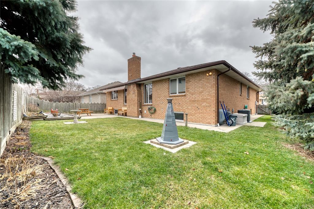 716 HILLARY Street, Sarnia, Ontario, Canada