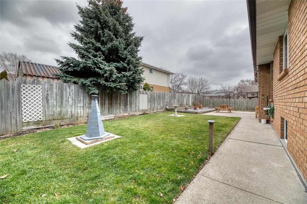 716 HILLARY Street, Sarnia, Ontario, Canada