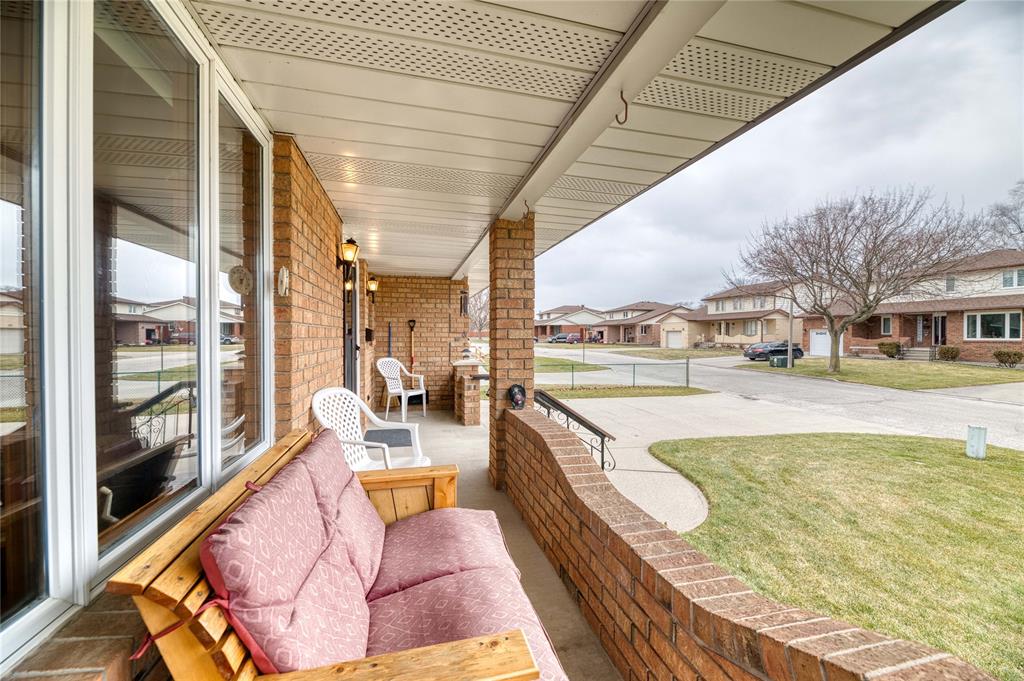 716 HILLARY Street, Sarnia, Ontario, Canada