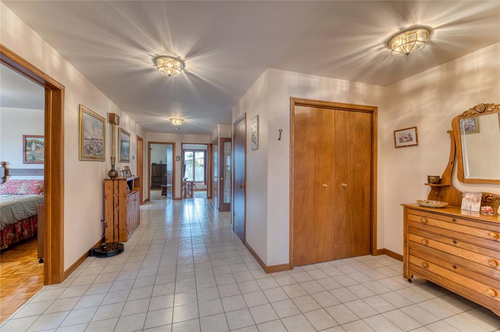 716 HILLARY Street, Sarnia, Ontario, Canada