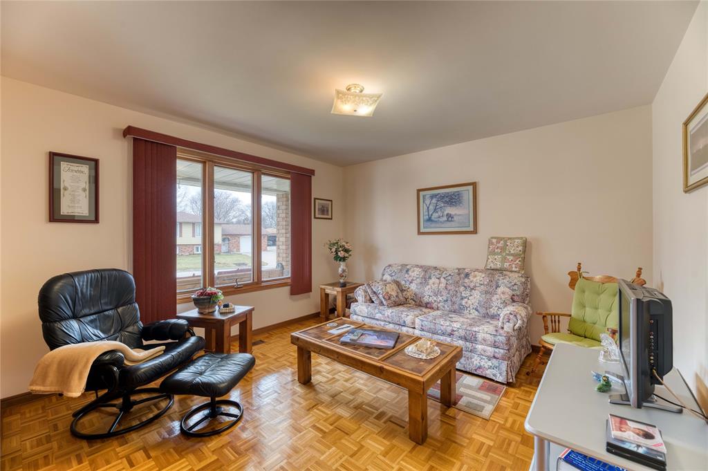 716 HILLARY Street, Sarnia, Ontario, Canada