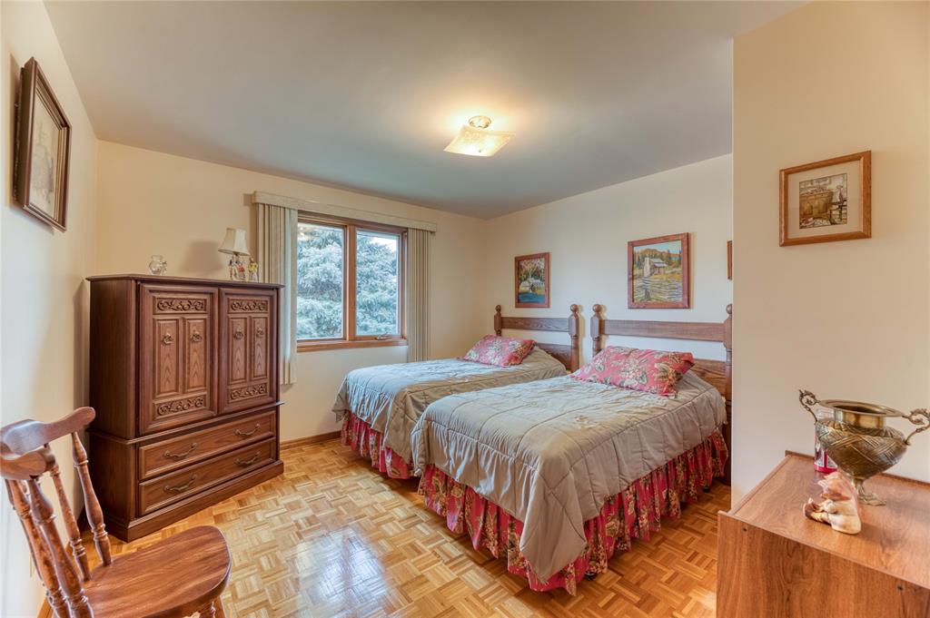 716 HILLARY Street, Sarnia, Ontario, Canada