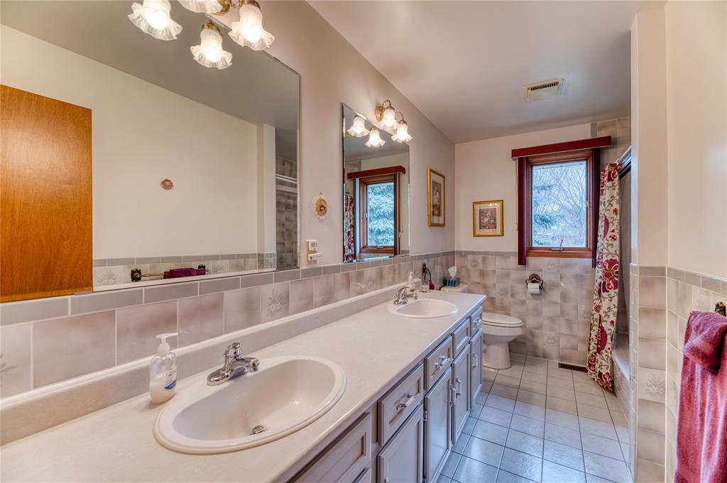 716 HILLARY Street, Sarnia, Ontario, Canada