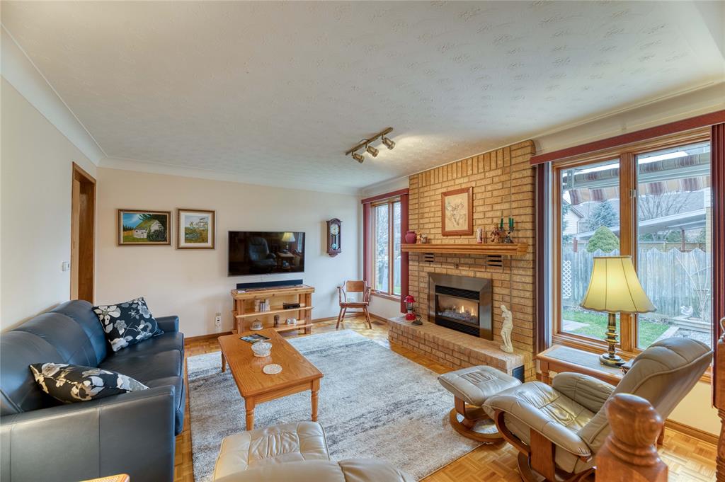 716 HILLARY Street, Sarnia, Ontario, Canada
