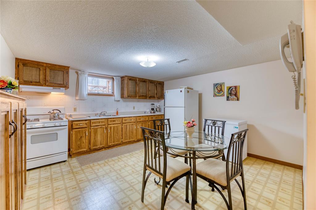 716 HILLARY Street, Sarnia, Ontario, Canada