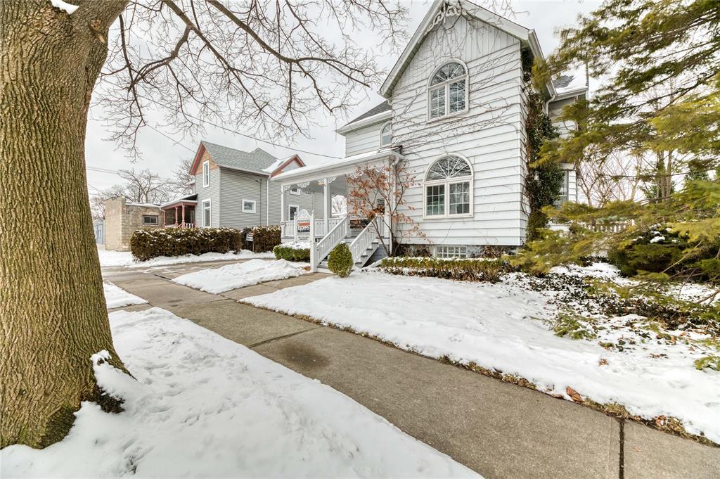 108 KATHLEEN Avenue, Sarnia, Ontario, Canada