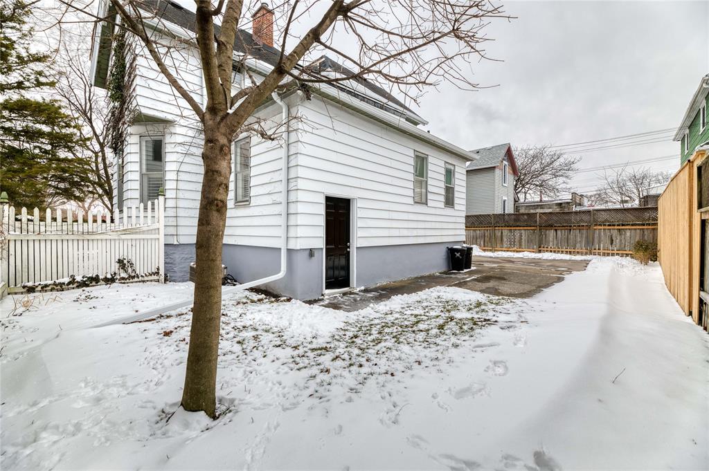 108 KATHLEEN Avenue, Sarnia, Ontario, Canada