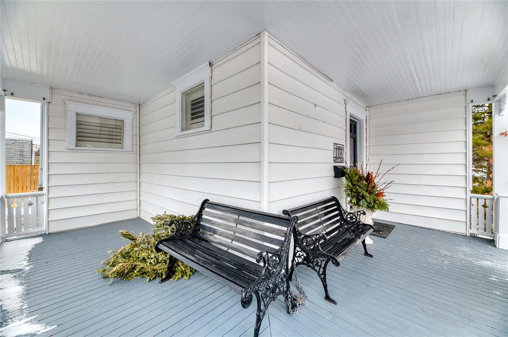 108 KATHLEEN Avenue, Sarnia, Ontario, Canada