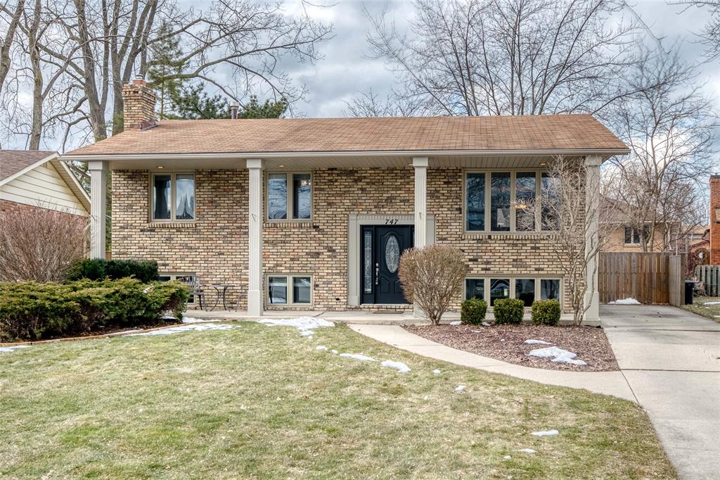 747 MANOR PARK Crescent, Sarnia, Ontario, Canada