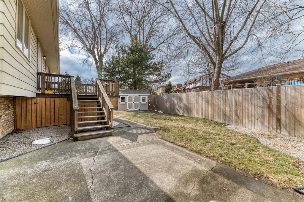 747 MANOR PARK Crescent, Sarnia, Ontario, Canada