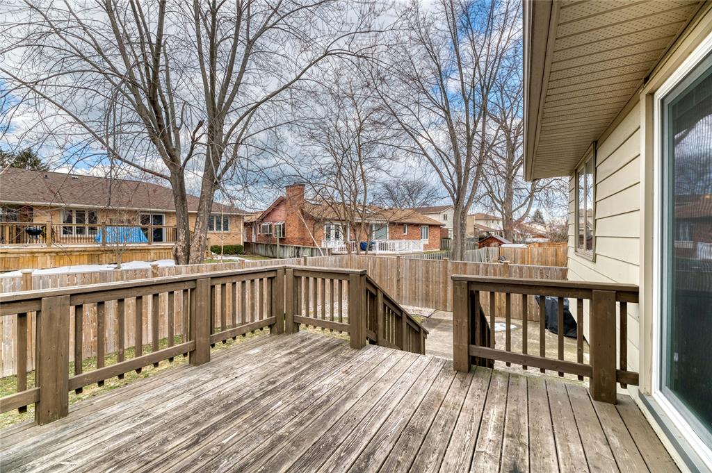 747 MANOR PARK Crescent, Sarnia, Ontario, Canada