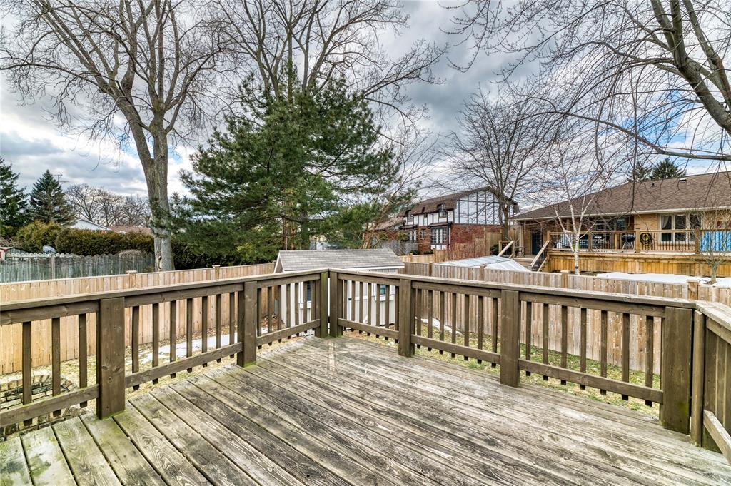 747 MANOR PARK Crescent, Sarnia, Ontario, Canada