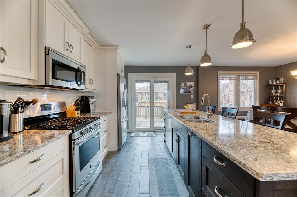 747 MANOR PARK Crescent, Sarnia, Ontario, Canada