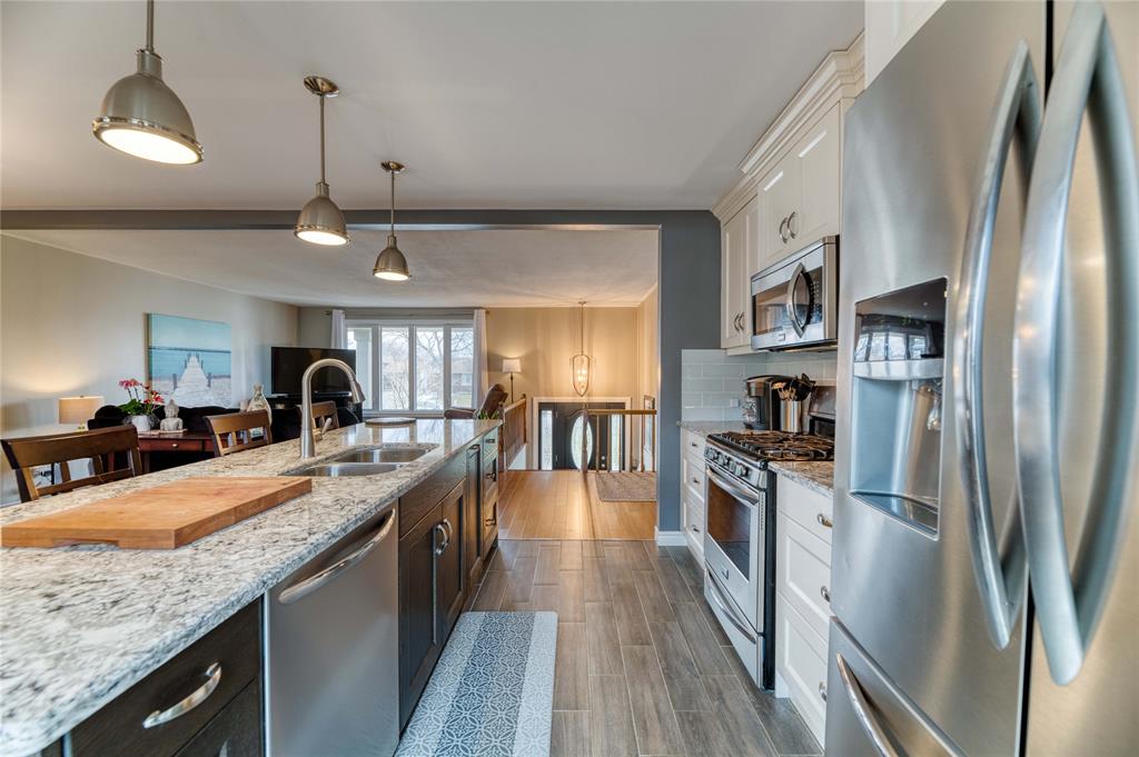 747 MANOR PARK Crescent, Sarnia, Ontario, Canada