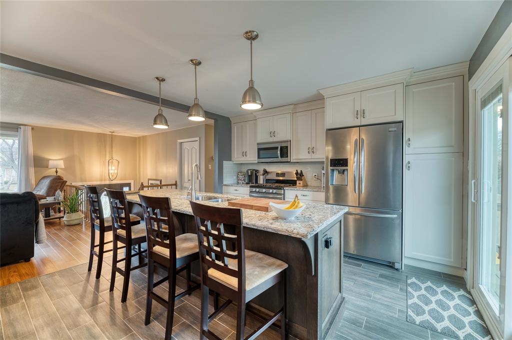 747 MANOR PARK Crescent, Sarnia, Ontario, Canada