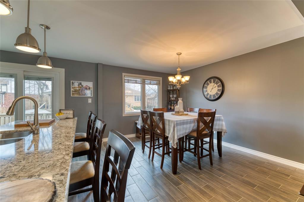 747 MANOR PARK Crescent, Sarnia, Ontario, Canada