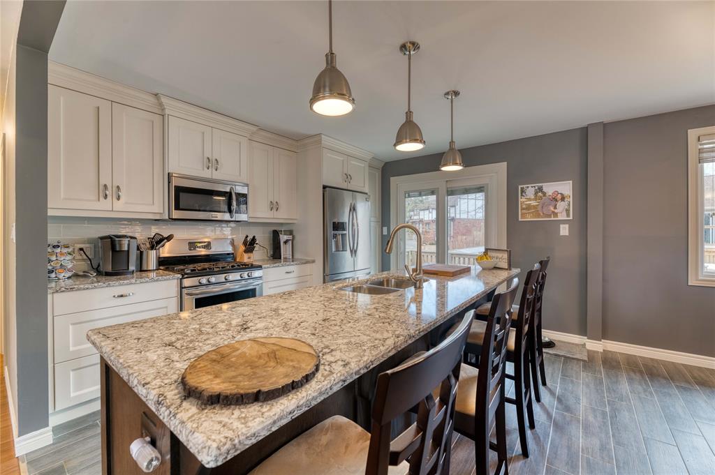 747 MANOR PARK Crescent, Sarnia, Ontario, Canada