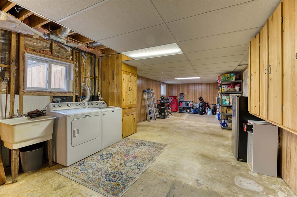 747 MANOR PARK Crescent, Sarnia, Ontario, Canada
