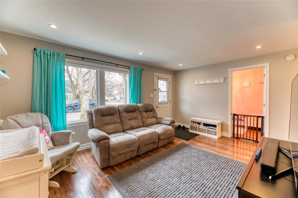 115 WALNUT Avenue North, Sarnia, Ontario, Canada