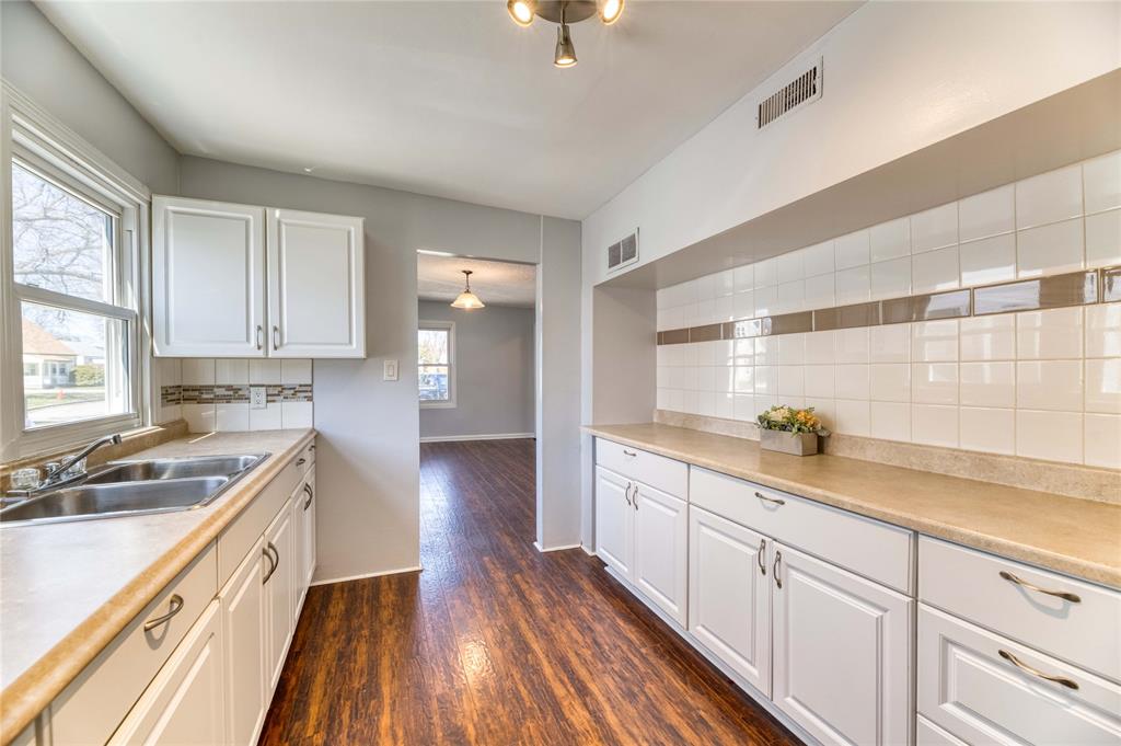 631 MAPLE Avenue, Sarnia, Ontario, Canada