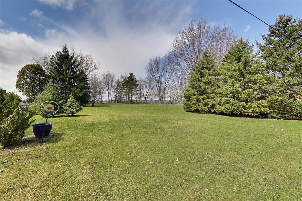 5693 TELFER Road, Sarnia, Ontario, Canada