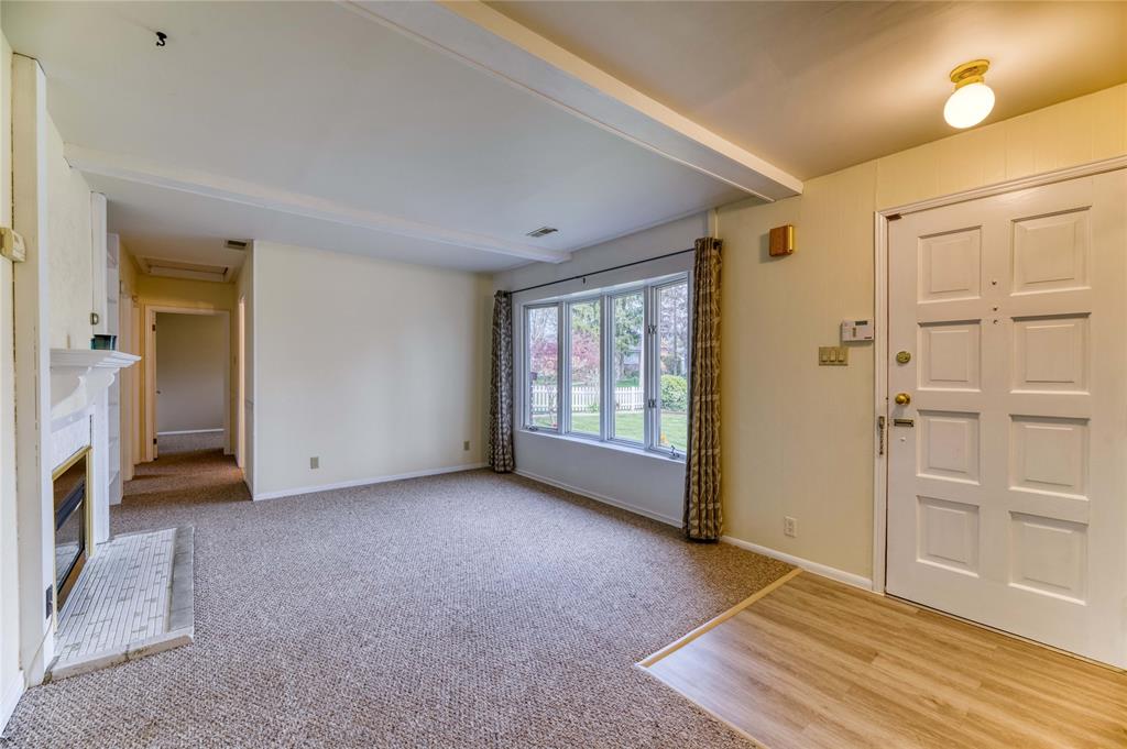 886 RETLAW Drive, Sarnia, Ontario, Canada