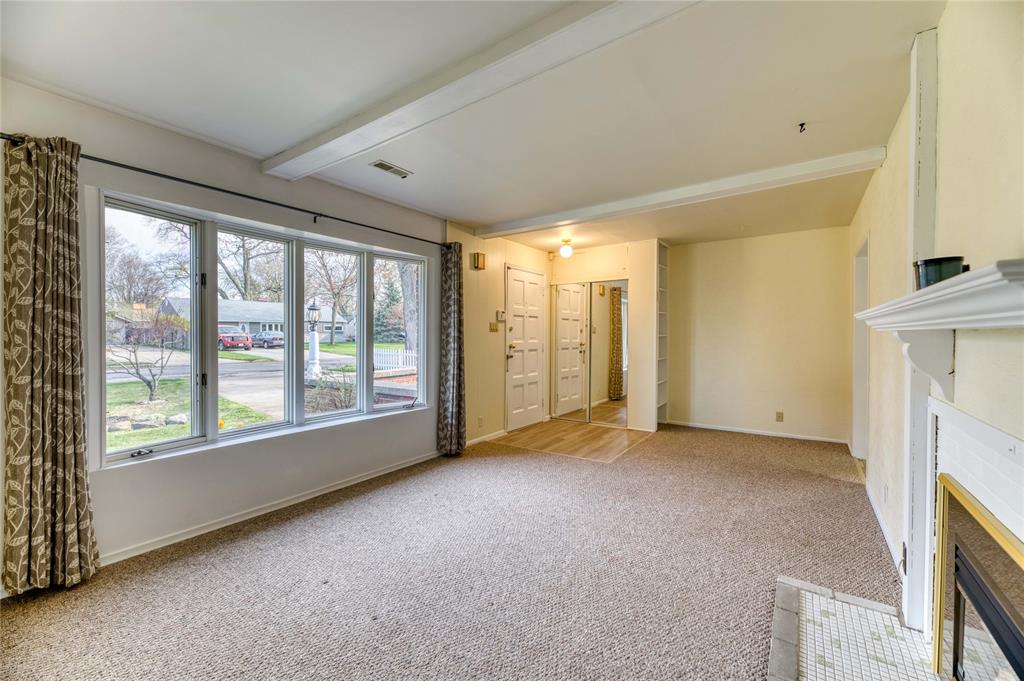 886 RETLAW Drive, Sarnia, Ontario, Canada