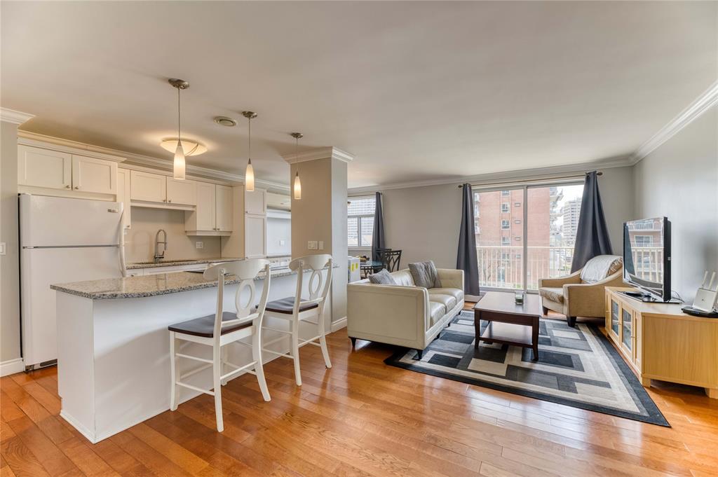 10 DERBY Lane Unit# 301, Sarnia, Ontario, Canada