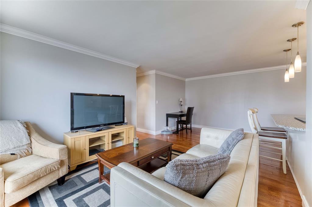 10 DERBY Lane Unit# 301, Sarnia, Ontario, Canada
