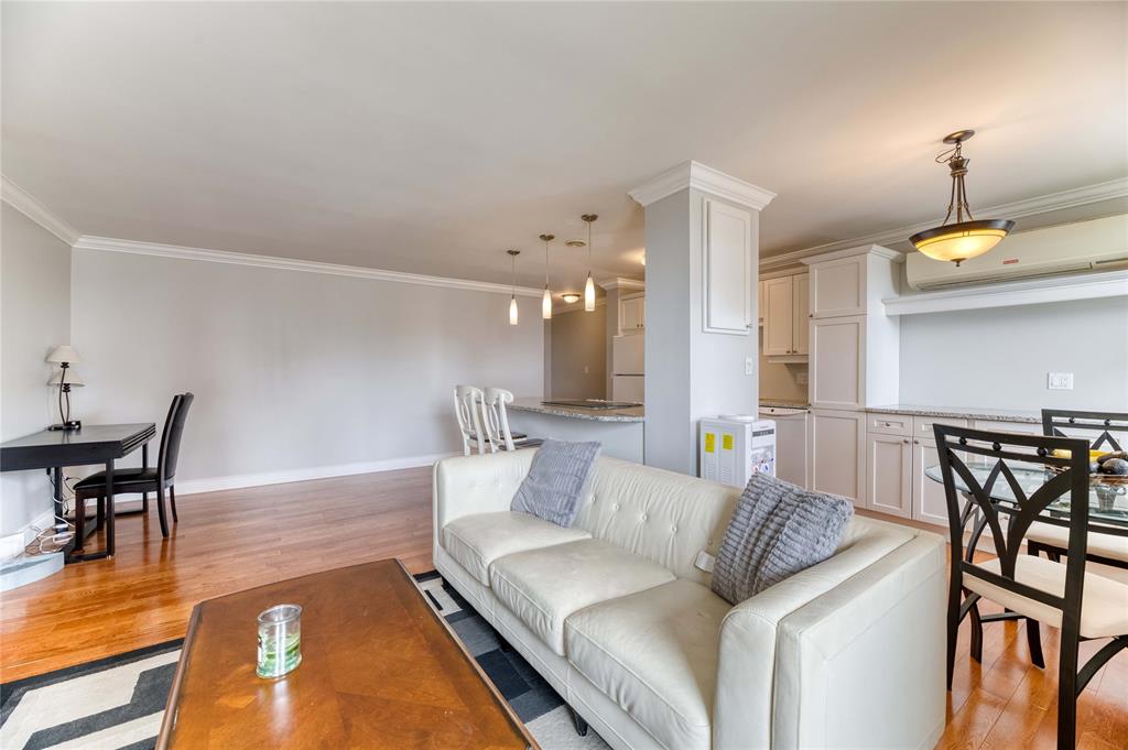 10 DERBY Lane Unit# 301, Sarnia, Ontario, Canada