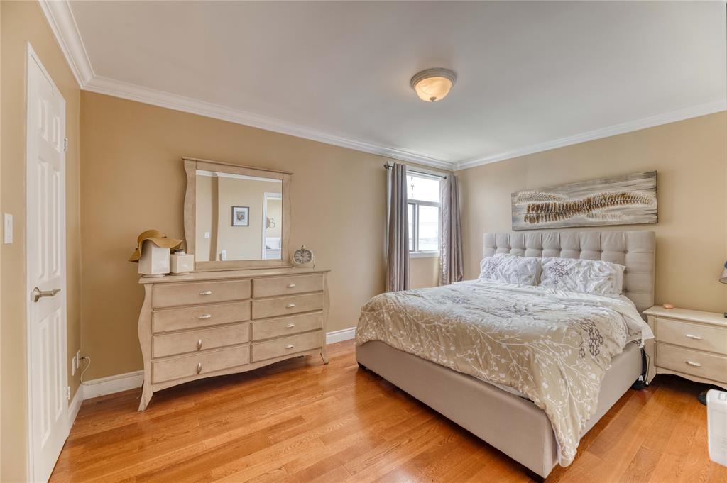 10 DERBY Lane Unit# 301, Sarnia, Ontario, Canada