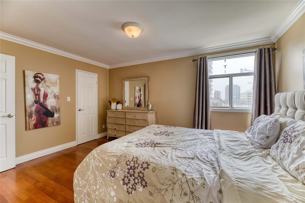 10 DERBY Lane Unit# 301, Sarnia, Ontario, Canada