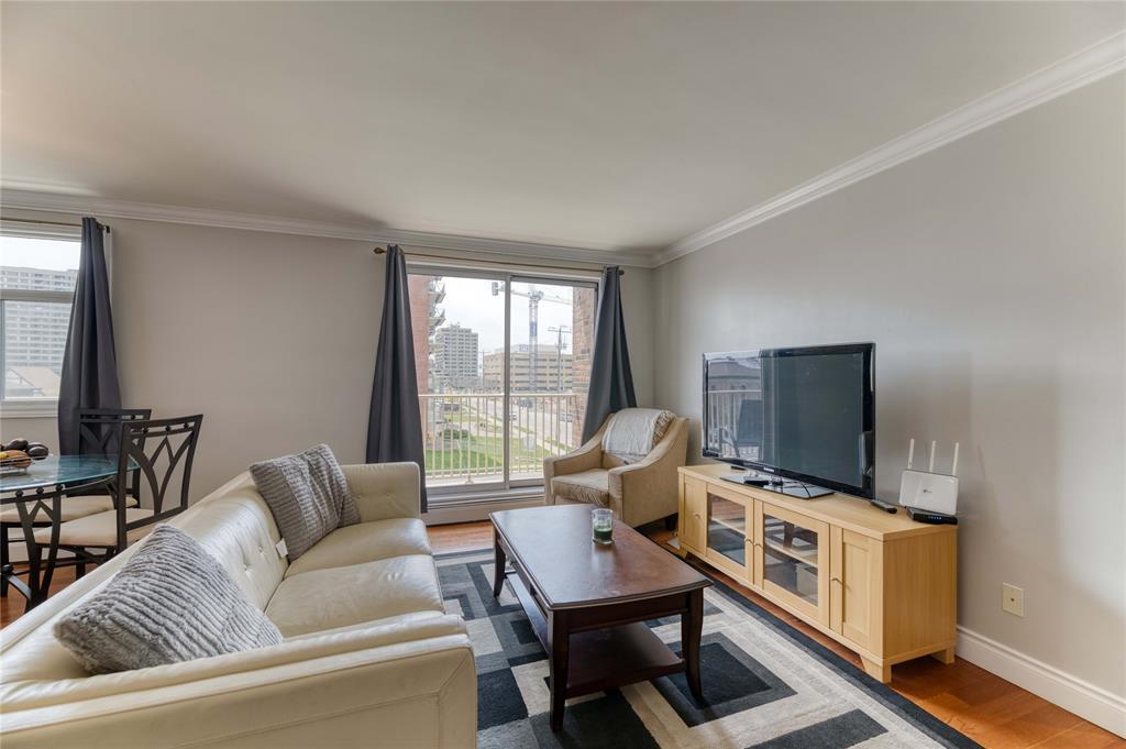 10 DERBY Lane Unit# 301, Sarnia, Ontario, Canada