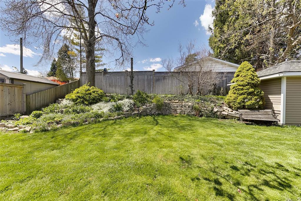 1697 TRINITY Crescent, Sarnia, Ontario, Canada