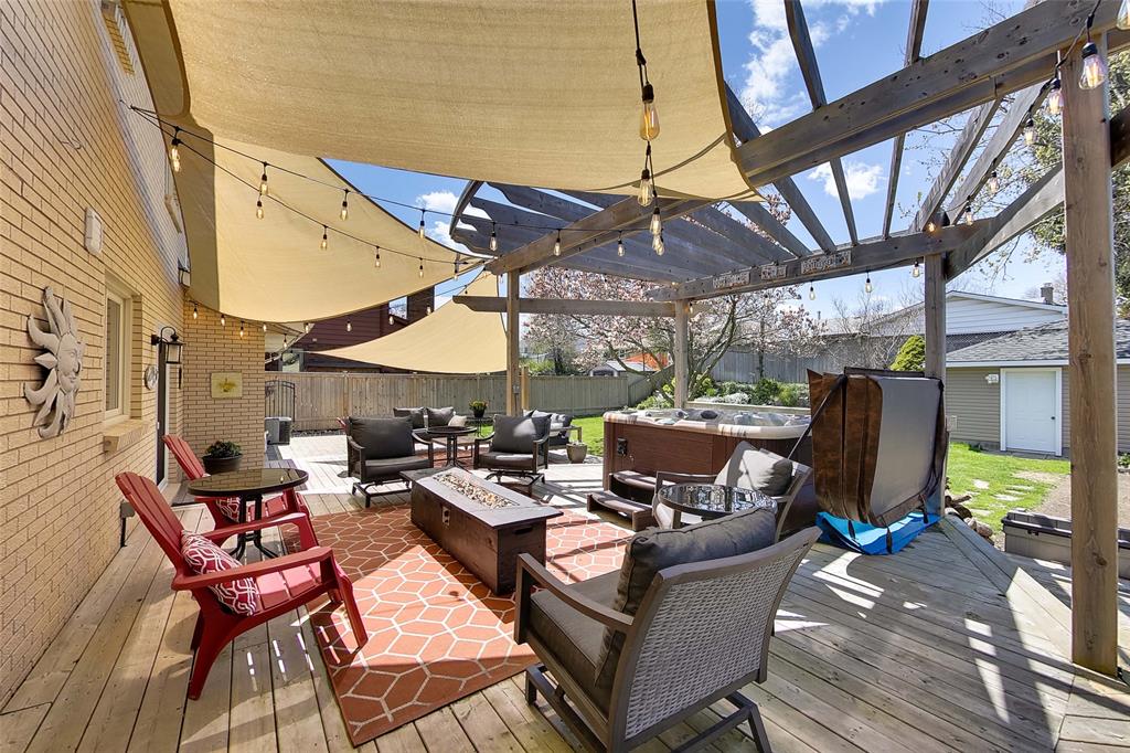 1697 TRINITY Crescent, Sarnia, Ontario, Canada