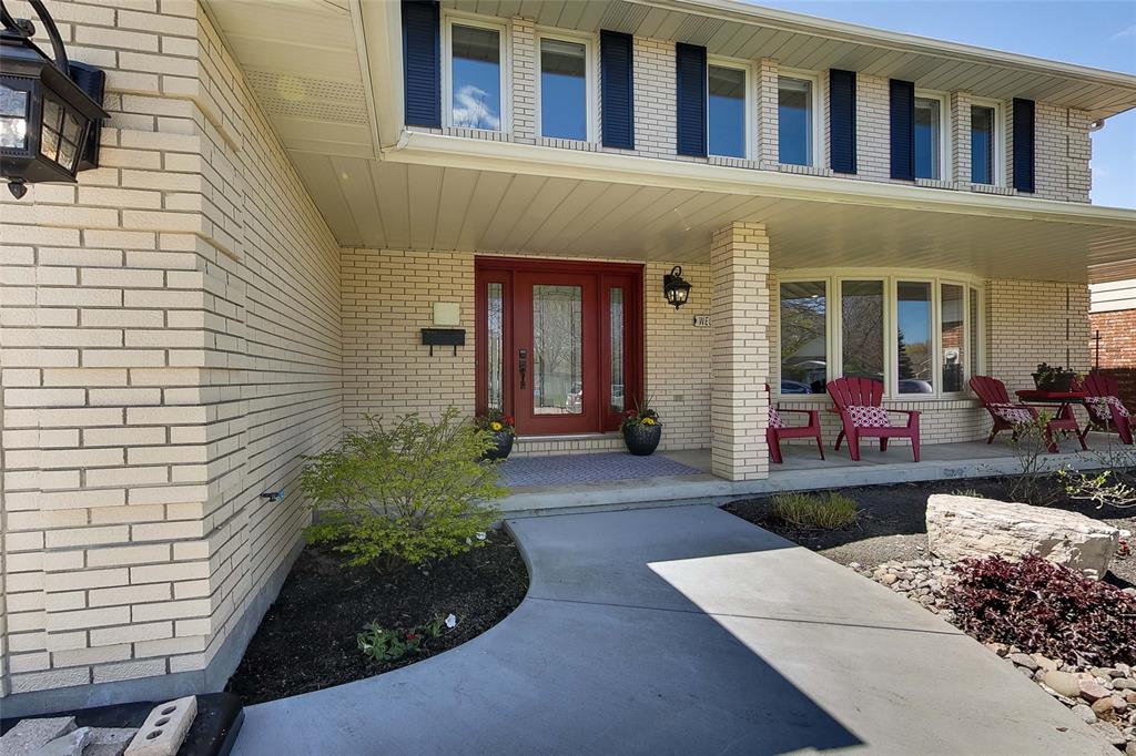 1697 TRINITY Crescent, Sarnia, Ontario, Canada