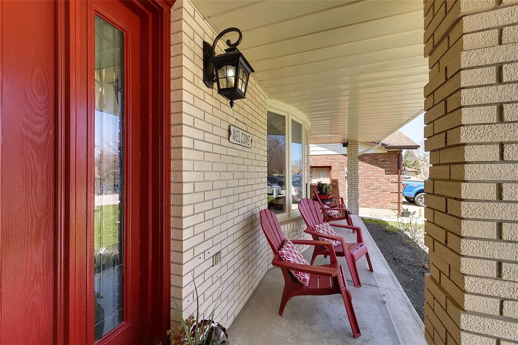 1697 TRINITY Crescent, Sarnia, Ontario, Canada