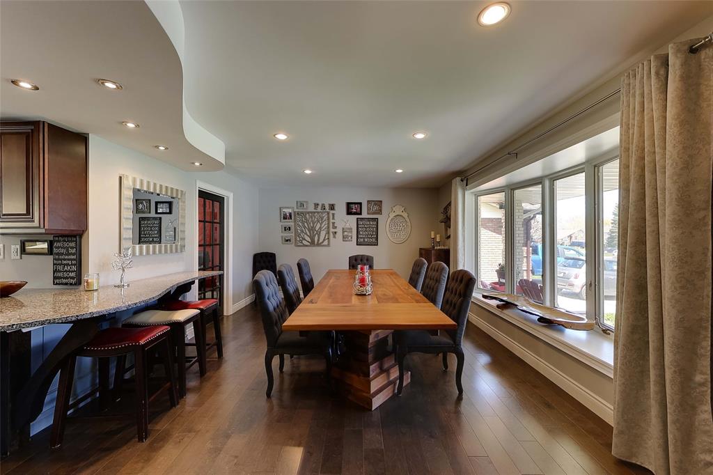 1697 TRINITY Crescent, Sarnia, Ontario, Canada