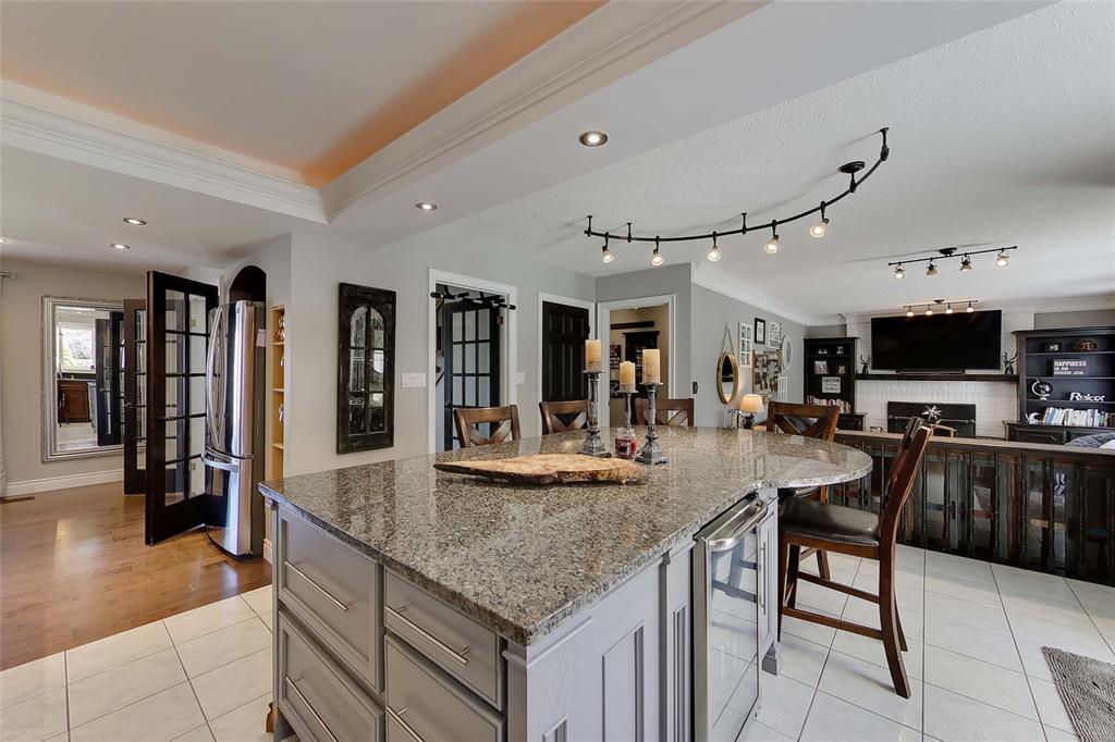 1697 TRINITY Crescent, Sarnia, Ontario, Canada