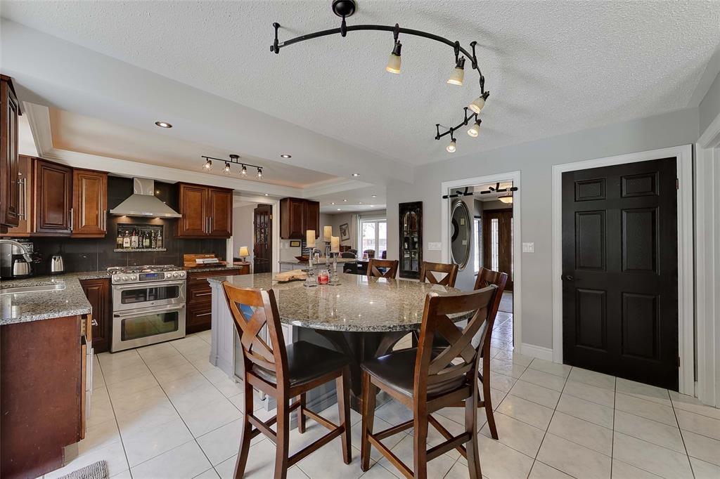1697 TRINITY Crescent, Sarnia, Ontario, Canada