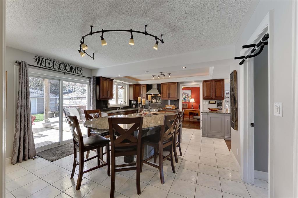 1697 TRINITY Crescent, Sarnia, Ontario, Canada