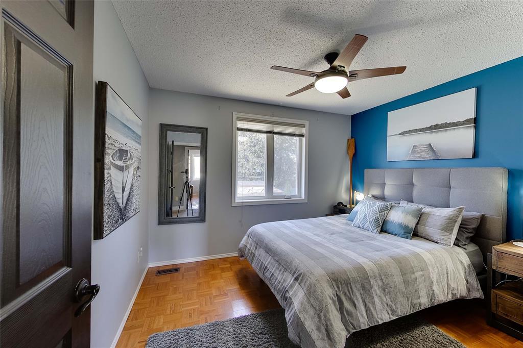 1697 TRINITY Crescent, Sarnia, Ontario, Canada