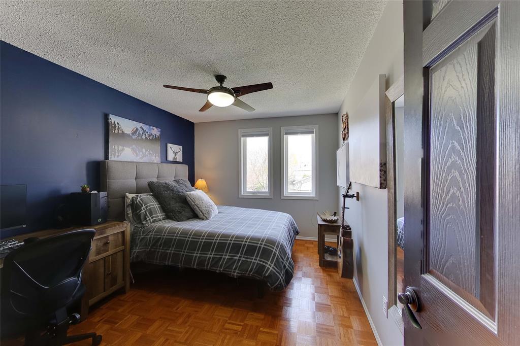 1697 TRINITY Crescent, Sarnia, Ontario, Canada