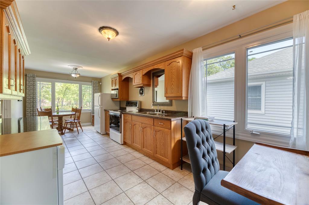 832 NORWAY Avenue, Sarnia, Ontario, Canada