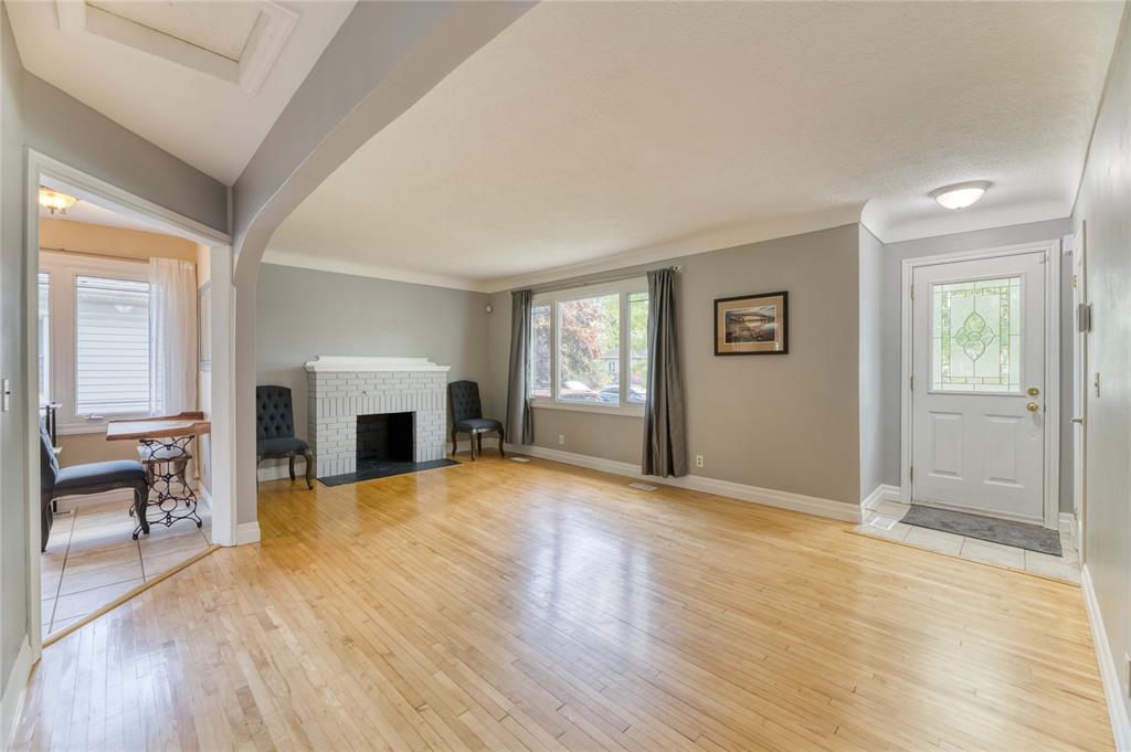 832 NORWAY Avenue, Sarnia, Ontario, Canada